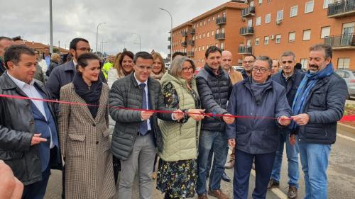 Ramírez y Gallardo inauguran la travesía de la carretera de La Fuente tras las obras de acondicionamiento