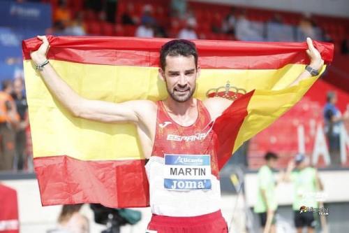 El pleno aprueba la adhesión del Ayuntamiento a la propuesta de concesión de la Medalla de Extremadura al atleta Álvaro Martín Uriol  