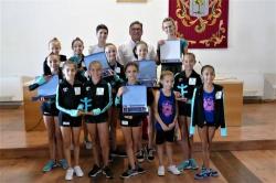 El Ayuntamiento reconoce los éxitos del Club Gimnástico Almendralejo 