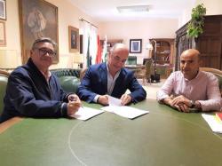 El Ayuntamiento firma un convenio con la Cámara de Comercio para contribuir al impulso empresarial
