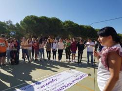 La Concejala de Igualdad asiste al minuto de silencio por las mujeres víctimas de violencia de género organizado por los institutos