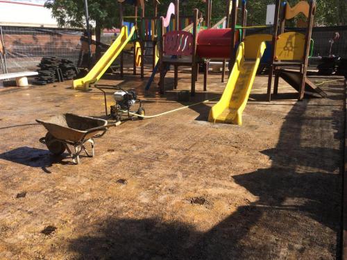 La Concejalía de Parques y Jardines  lleva a cabo reparaciones en diferentes espacios infantiles
