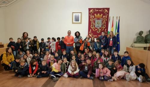 El alcalde recibe a los alumnos de tercero de Primaria del CEIP José de Espronceda