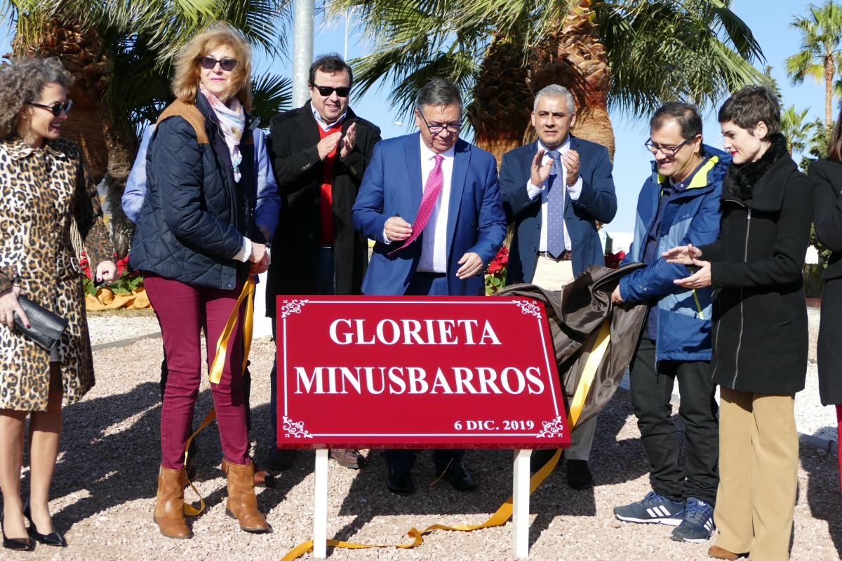 El alcalde cree que los poderes públicos aún tienen que hacer por la inclusión de las personas con discapacidad