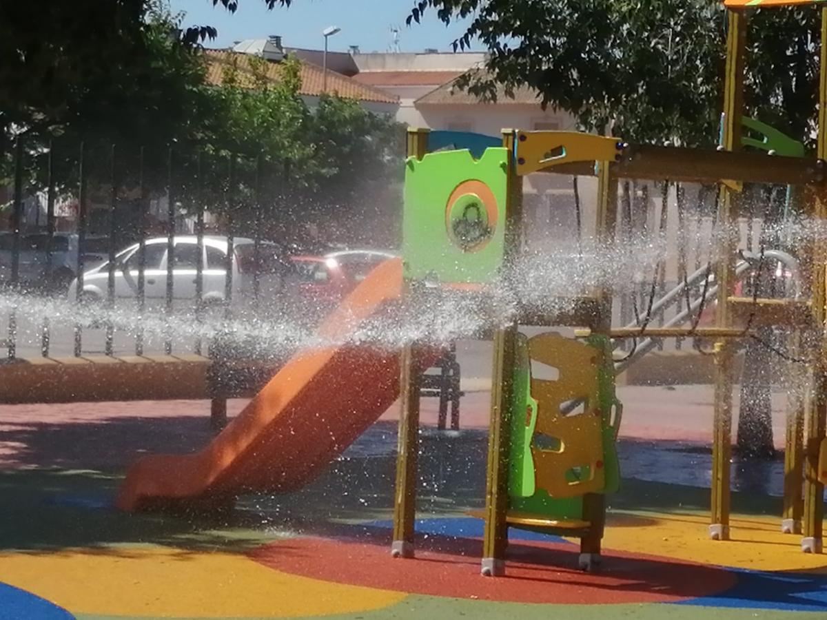 El Ayuntamiento reabre los parques infantiles con desinfección diaria