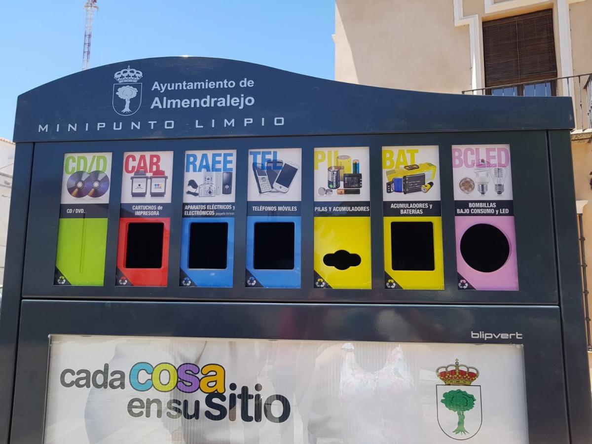 El Ayuntamiento instala minipuntos limpios para acercar la recogida selectiva al ciudadano