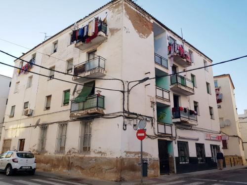 El Ayuntamiento  va a ejecutar la rehabilitación de la fachada y cubiertas del inmueble situado en Eugenio Hermoso
