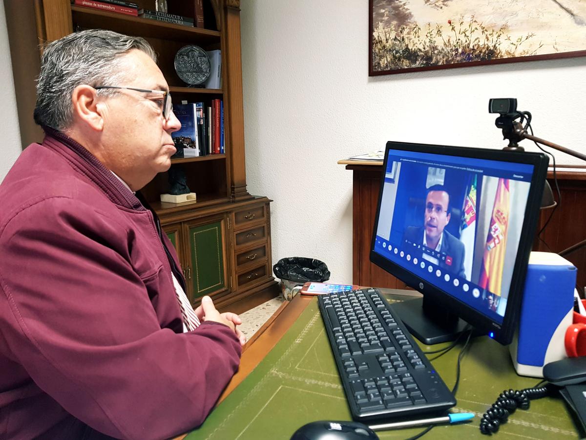 El alcalde participa en la inauguración virtual de Iberovinac 2020