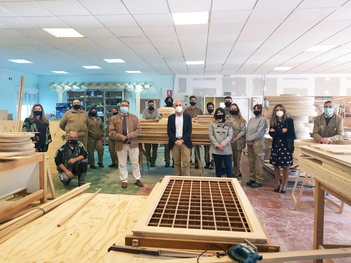 El alcalde visita a los alumnos de la Escuela Profesional Civitas que cierra su edición el 30 de noviembre