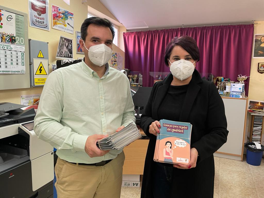 El Ayuntamiento edita una guía con consejos para regalar en igualdad