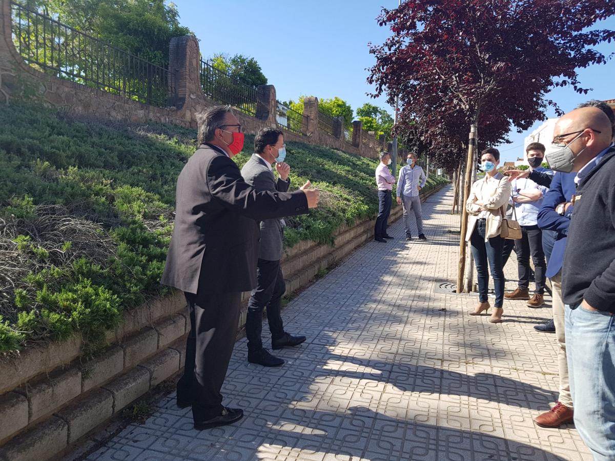 El alcalde y el presidente de la Diputación presentan el proyecto de mejora de la travesía de la carretera de La Fuente