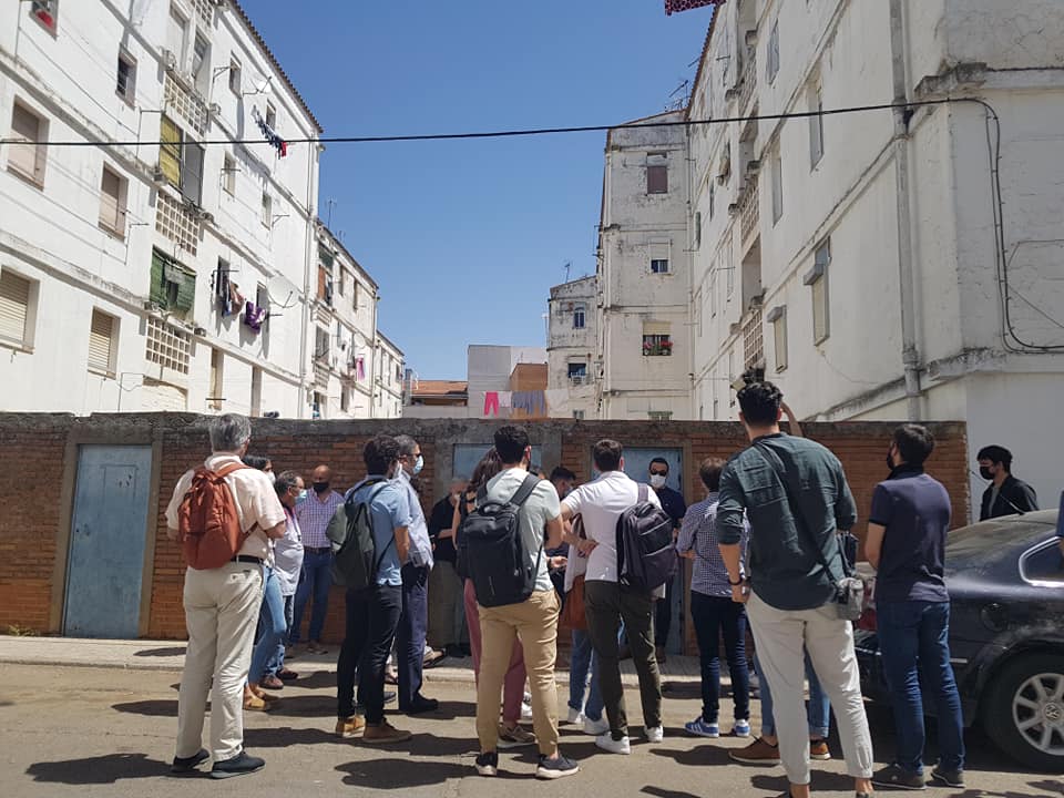 Profesionales de la arquitectura visitan el barrio de San José de Almendralejo con el objetivo de plantear propuestas de regeneración urbana a través de un concurso europeo