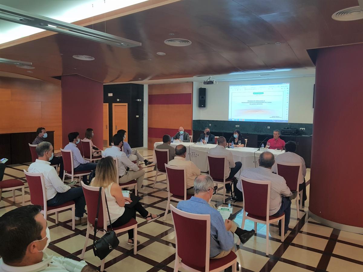 El alcalde participa en una jornada de presentación del proyecto del regadío de Tierra de Barros