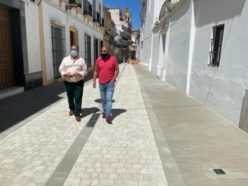El alcalde visita las obras de peatonalización de la calle Ricardo Romero que ya han finalizado