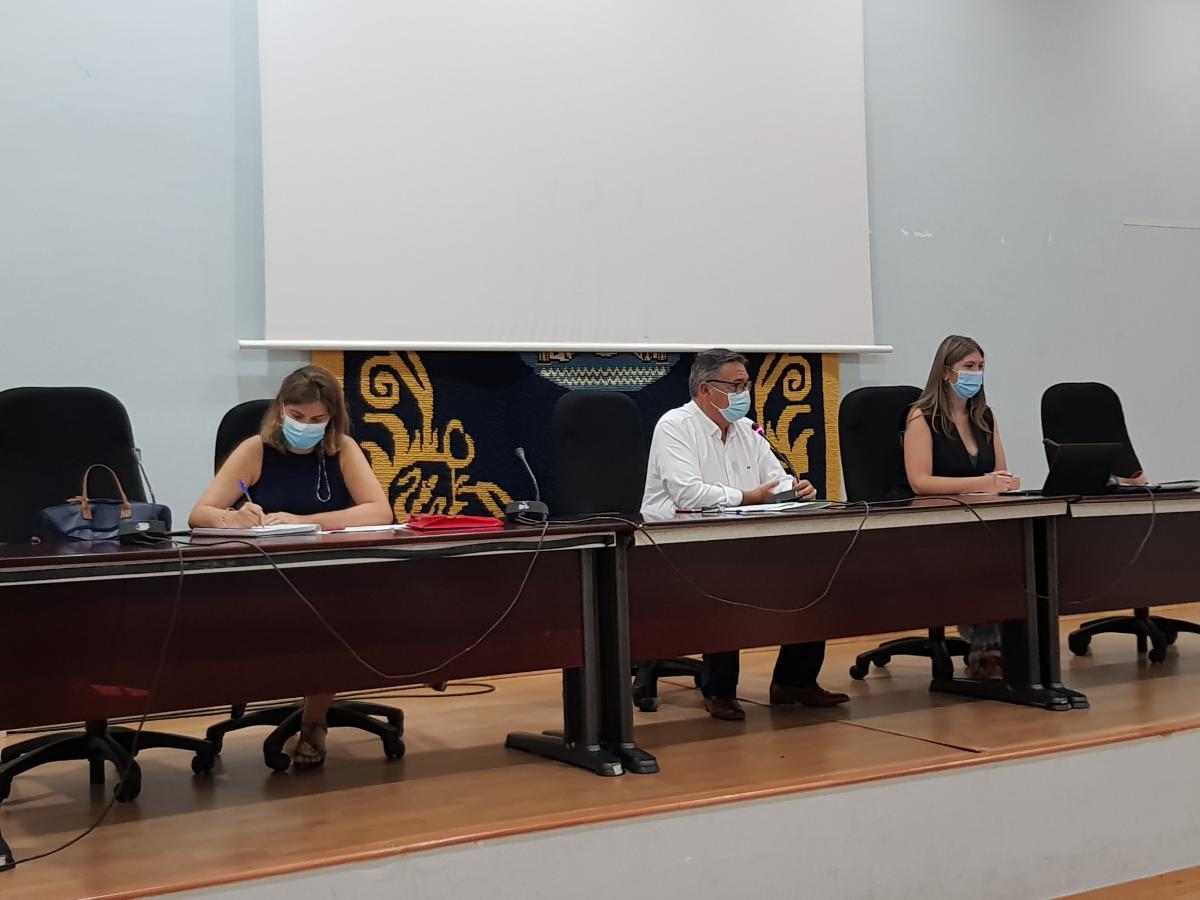 El alcalde y la concejala Isabel Ballesteros asisten a la constitución del Consejo de Bienestar Social