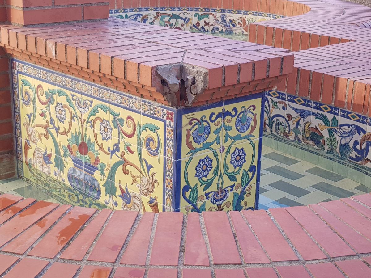 El Ayuntamiento arregla y repone los elementos ornamentales del Parque de Espronceda