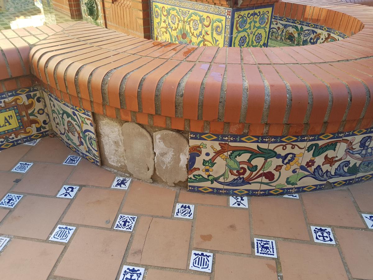 El Ayuntamiento arregla y repone los elementos ornamentales del Parque de Espronceda