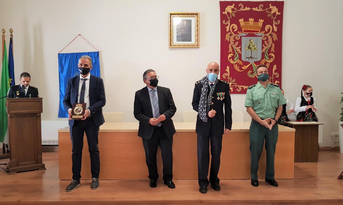 La Policía Nacional reconoce la labor del alcalde y el concejal de Seguridad Ciudadana