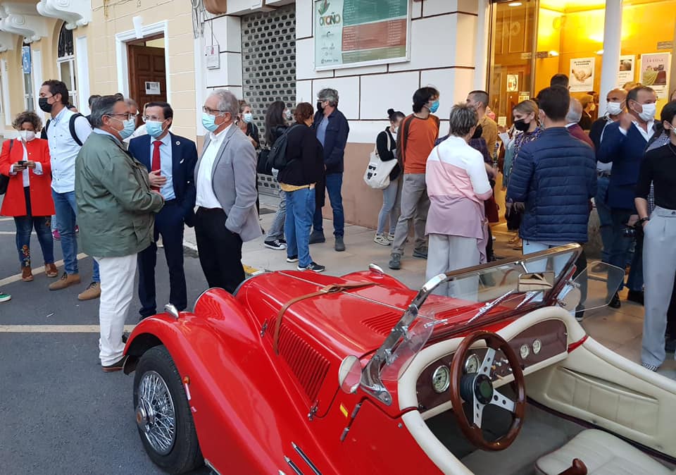 El Teatro Carolina Coronado acoge el estreno del documental que resalta el valor del programa ‘D’Rule’ de la Diputación de Badajoz