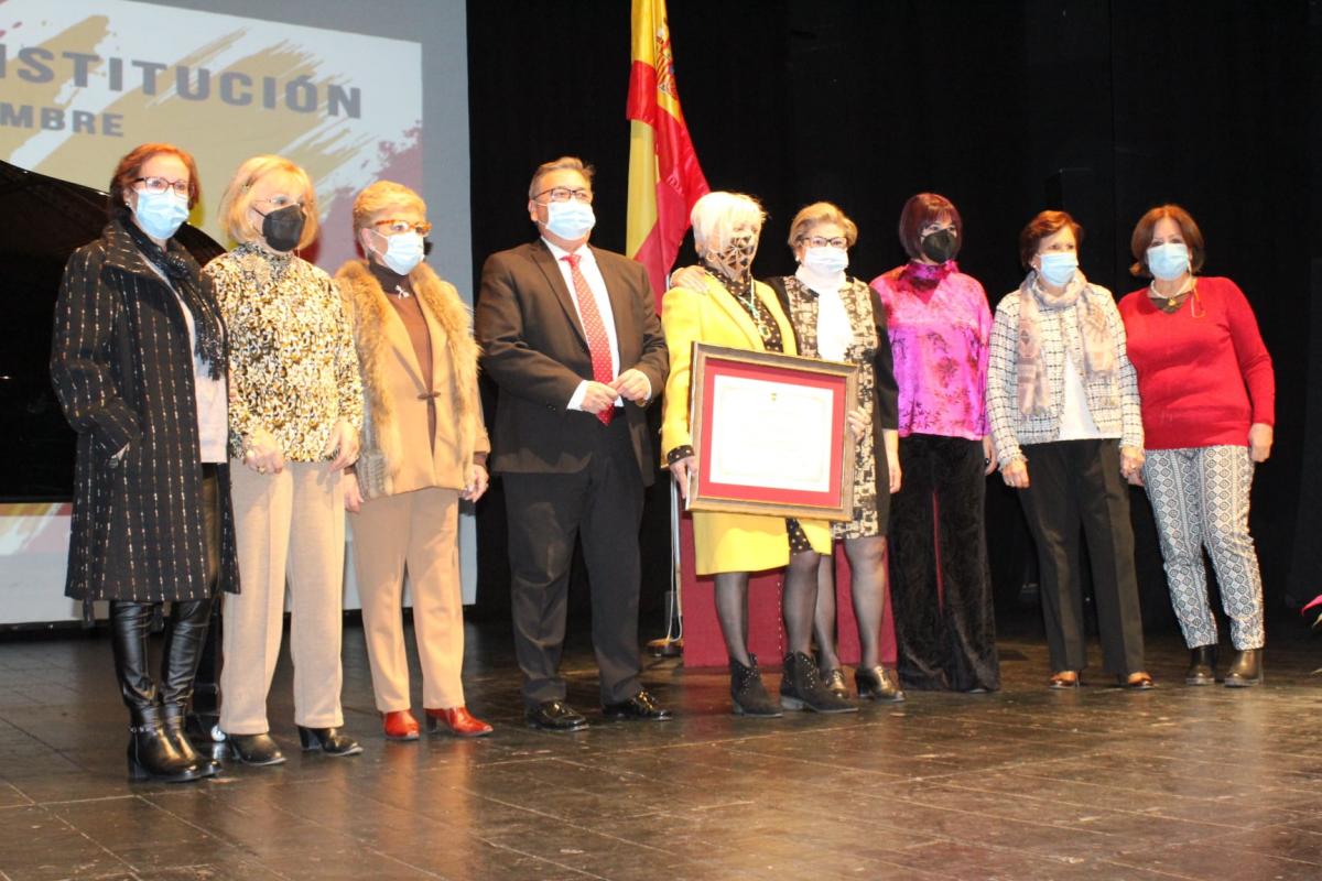 Entregadas las Medallas de Almendralejo a las Amas de Casa y el Rallye de la Vendimia