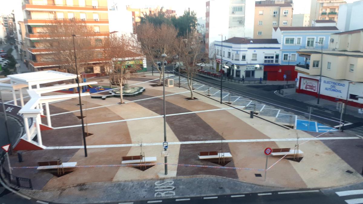 La explanada de la plaza de Extremadura abre al público