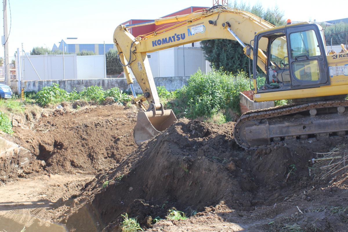 Comienzan los trabajos de limpieza de un tramo del arroyo Harnina