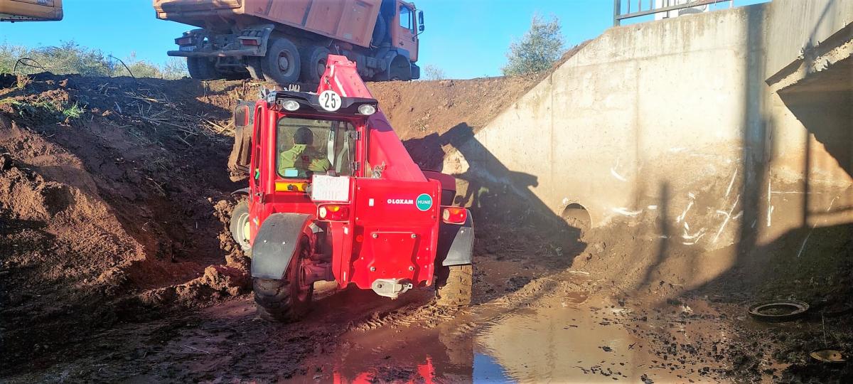 Comienzan los trabajos de limpieza de un tramo del arroyo Harnina