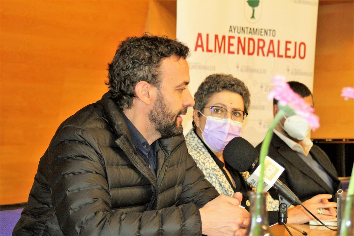 Domingo Cruz asiste a la presentación de la programación de la OSCAM