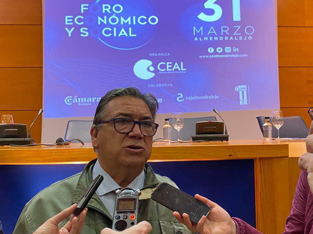 El alcalde asiste al I Foro Económico y Social de la CEAL