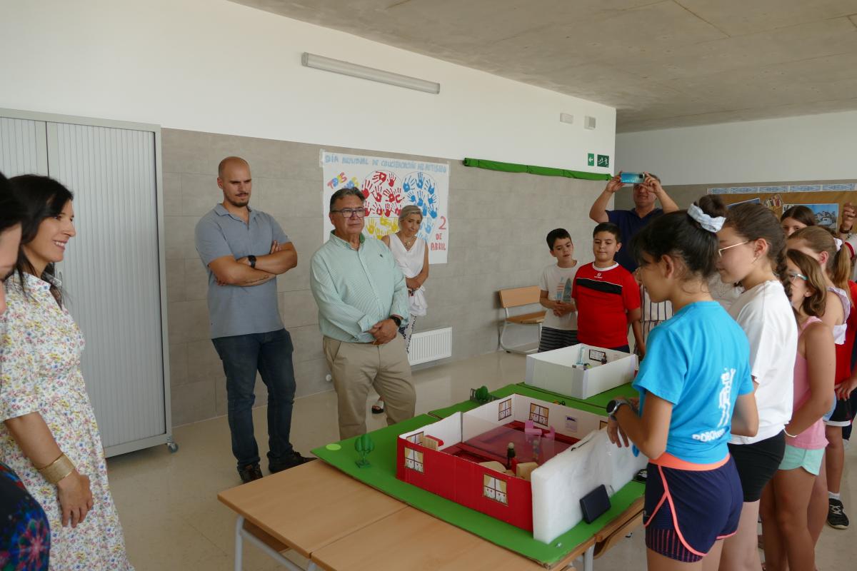 El alcalde visita junto a la consejera de Educación el nuevo Ortega y Gasset