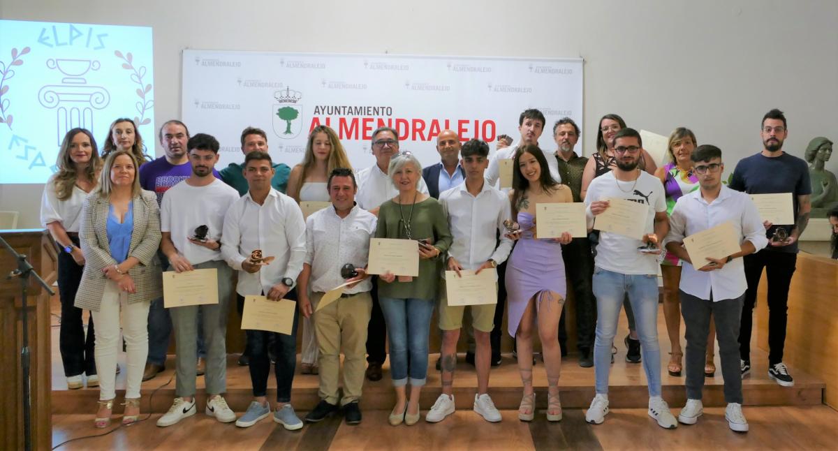 El alcalde clausura la Escuela Profesional Elpis-Esperanza