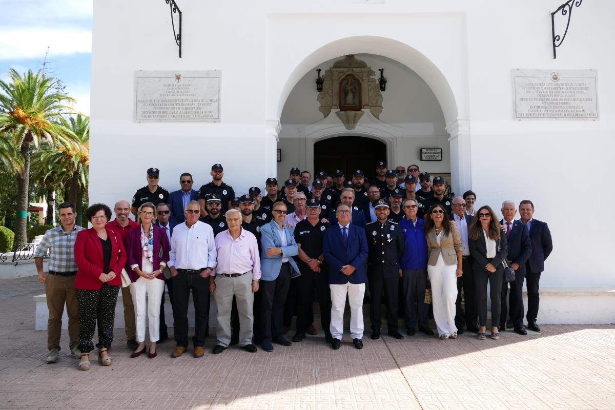 El alcalde felicita a la Policía Local en el día de sus santos patronos