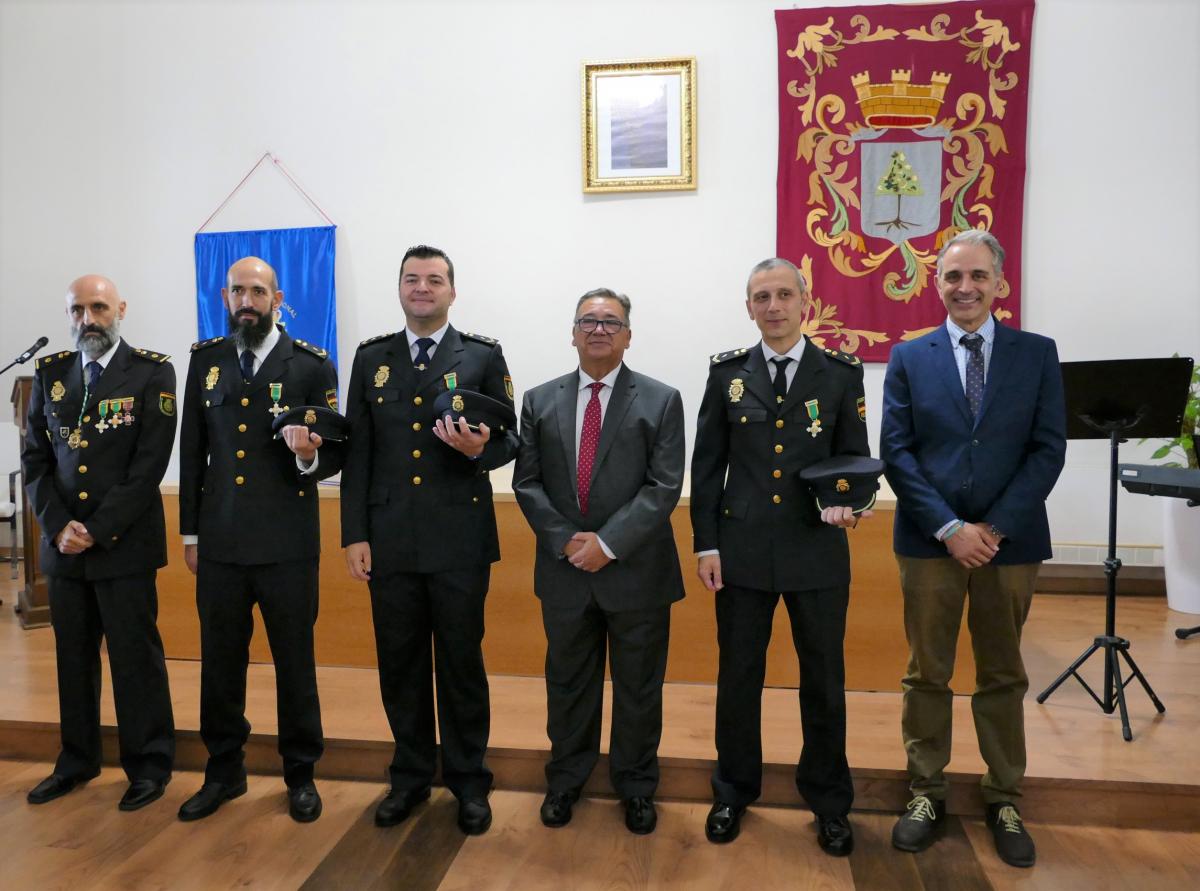 La Policía Nacional celebra el acto de los Ángeles Custodios en el Salón de Plenos