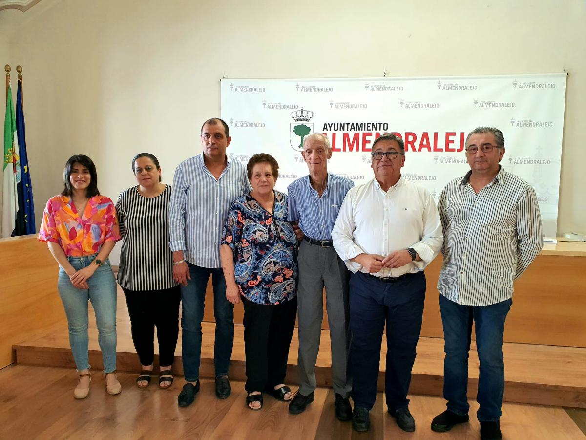 El alcalde presenta a los homenajeados del Acto Central de las Fiestas de la Piedad y Feria de la Vendimia