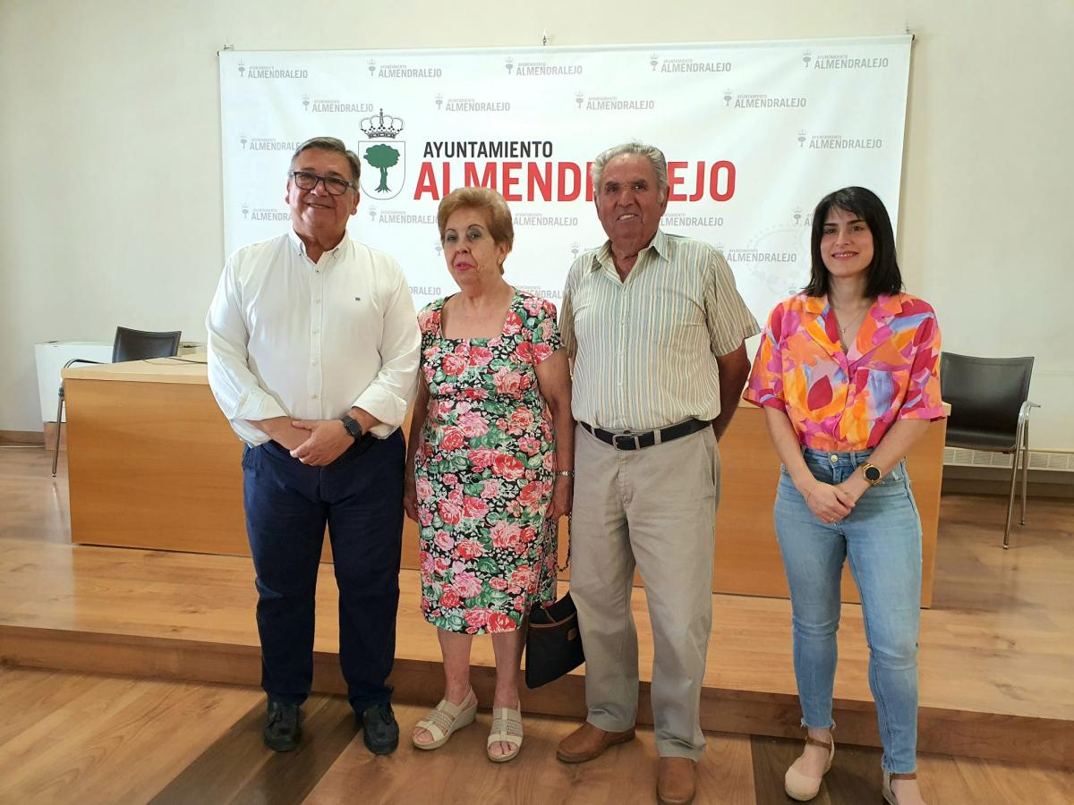 El alcalde presenta a los homenajeados del Acto Central de las Fiestas de la Piedad y Feria de la Vendimia