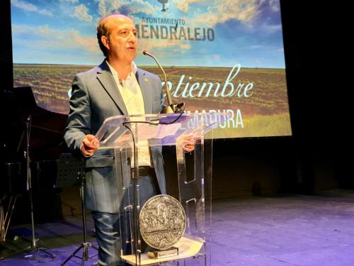 Discurso ciudadano del profesor Daniel Cambero en el Día de Extremadura