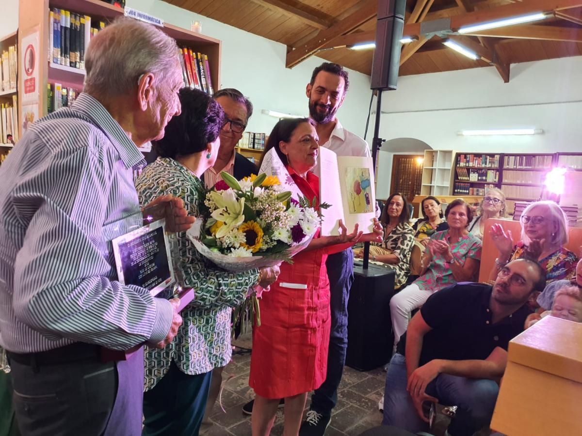 Silvestre Gómez Zafra ya da nombre a la sala de lectura de la renovada biblioteca municipal