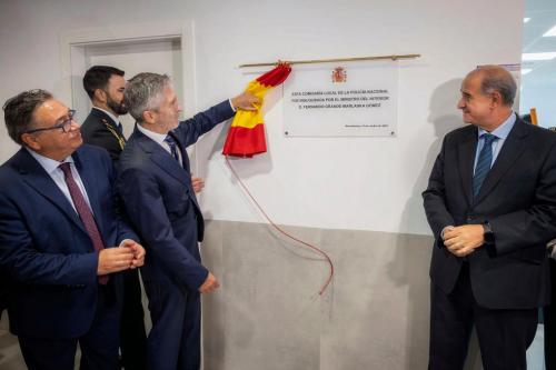 El alcalde acompaña al ministro Grande-Marlaska en la inauguración de la nueva comisaría de la Policía Nacional