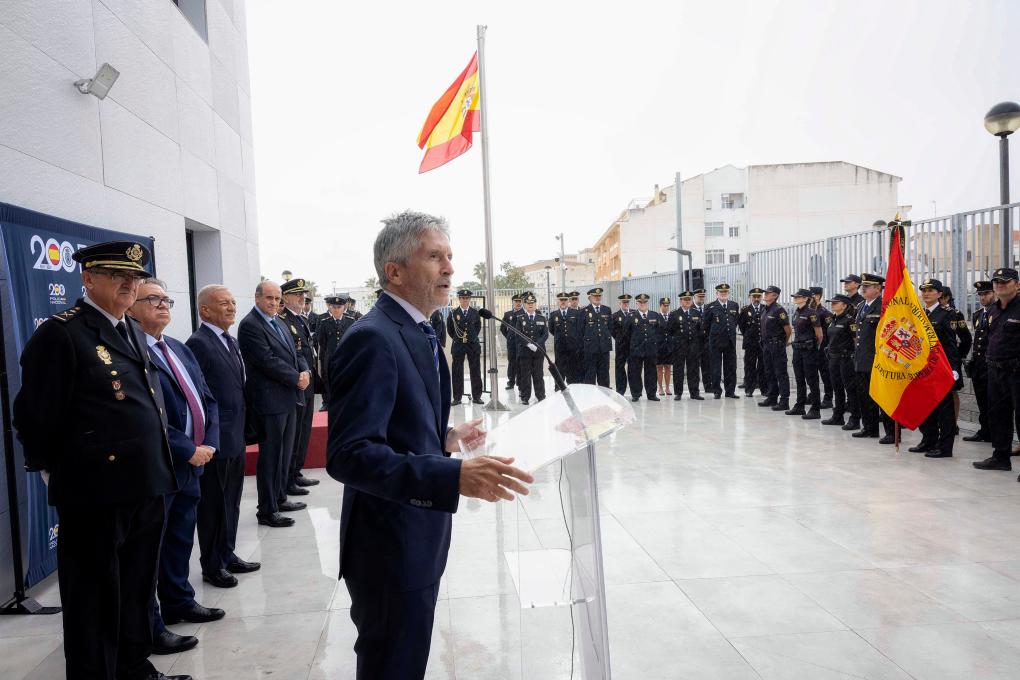 El alcalde acompaña al ministro Grande-Marlaska en la inauguración de la nueva comisaría de la Policía Nacional