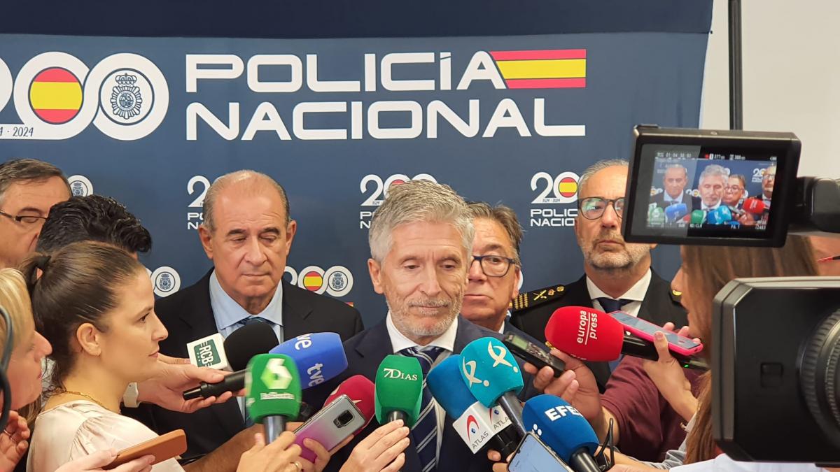 El alcalde acompaña al ministro Grande-Marlaska en la inauguración de la nueva comisaría de la Policía Nacional