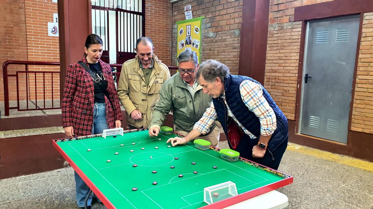 El alcalde visita el CEIP José de Espronceda para conocer al implantación de diferentes programas