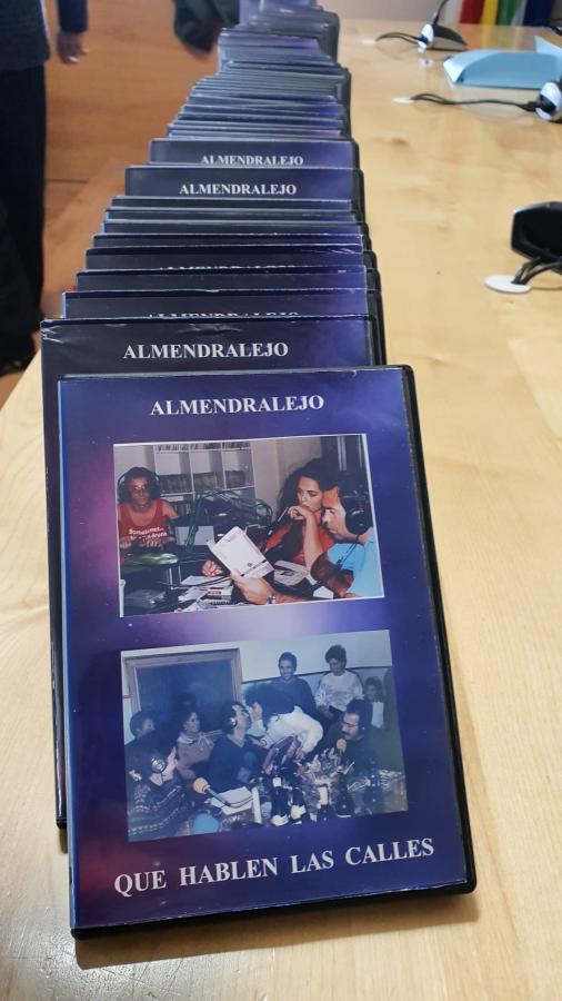 Manolo Rodrigo dona al Ayuntamiento 137 archivos sonoros sobre calles de Almendralejo