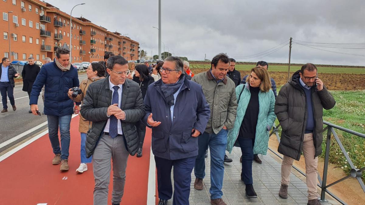 Ramírez y Gallardo inauguran la travesía de la carretera de La Fuente tras las obras de acondicionamiento