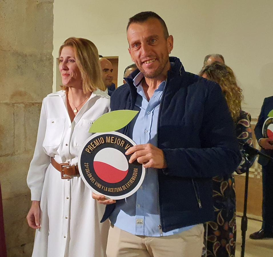 Entregados los premios a los mejores vinos, aceitunas  y aceites de Iberovinac 2024