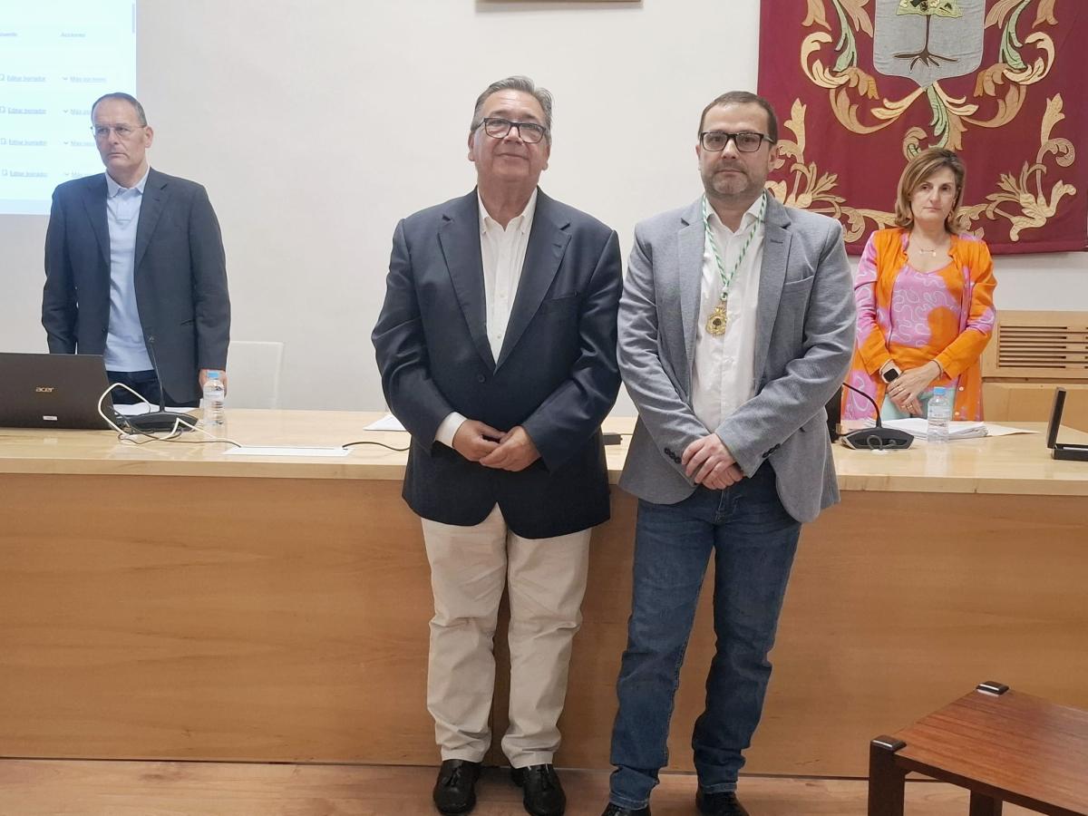 Francisco Jesús Hernández asume toma posesión como concejal y asume las delegaciones de Limpieza, Recursos Humanos y Bus urbano