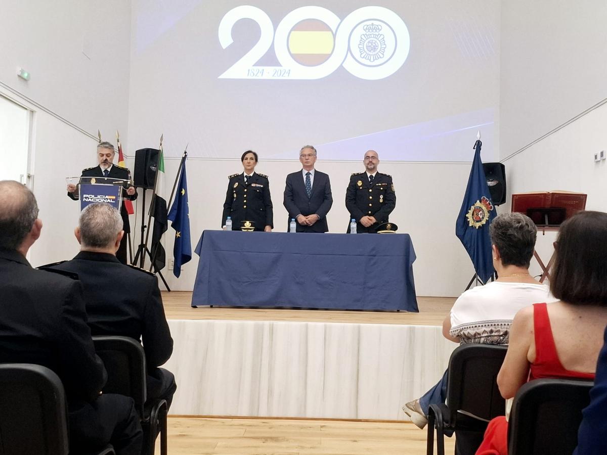 Raquel del Puerto asiste a la toma de posesión del nuevo jefe de la Comisaría de Almendralejo, Manuel Rico