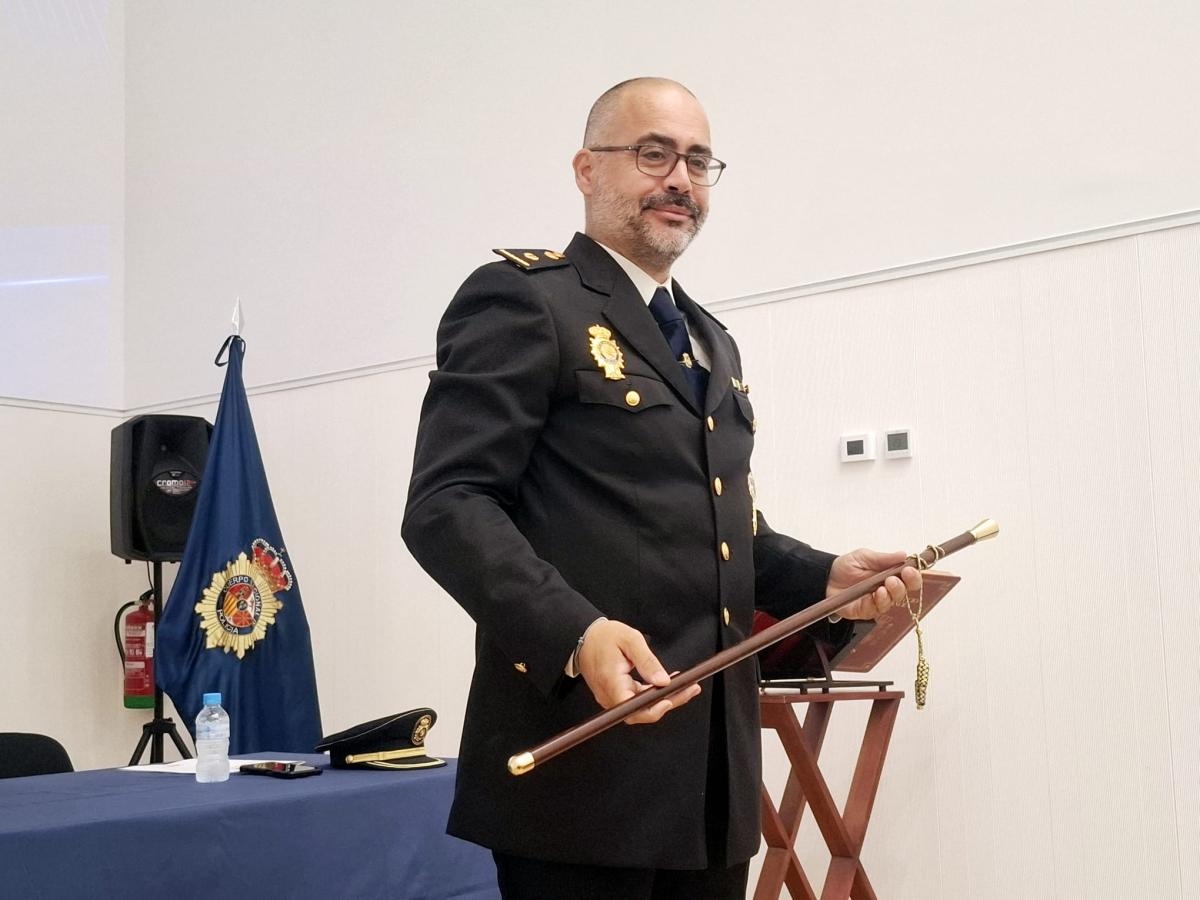 Raquel del Puerto asiste a la toma de posesión del nuevo jefe de la Comisaría de Almendralejo, Manuel Rico