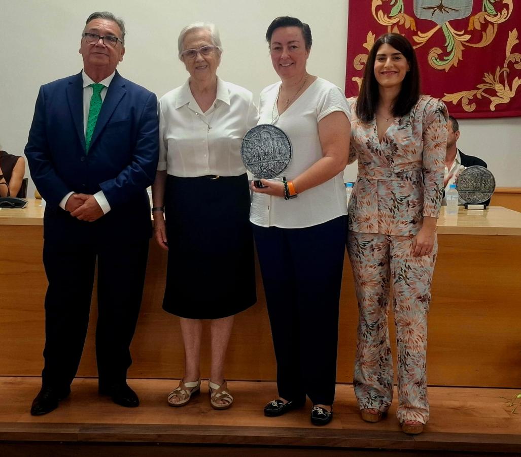 Almendralejo homenajea a la educación, la cultura y el sector del vino en el Día de Extremadura