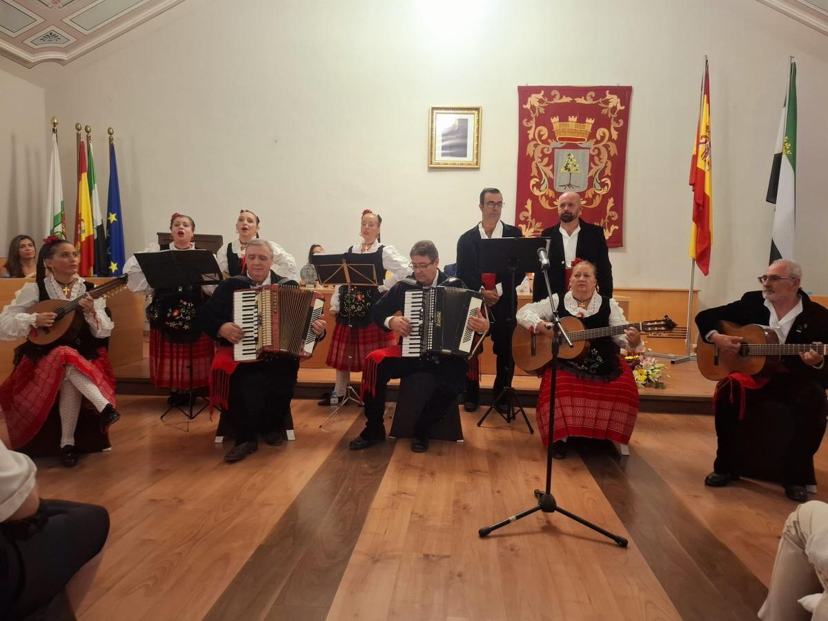 Almendralejo homenajea a la educación, la cultura y el sector del vino en el Día de Extremadura
