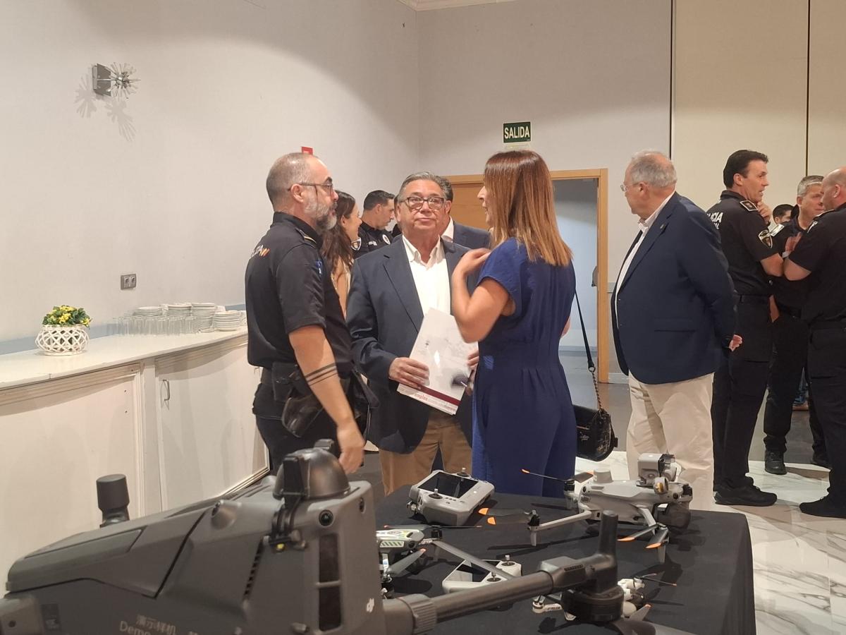Almendralejo acoge la Jornada sobre el uso de drones en la actividad policial y su implantación en cuerpos policiales